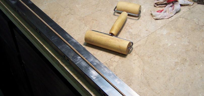 rod strips are being straightened 